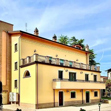 Adige Luxury - M&m House *